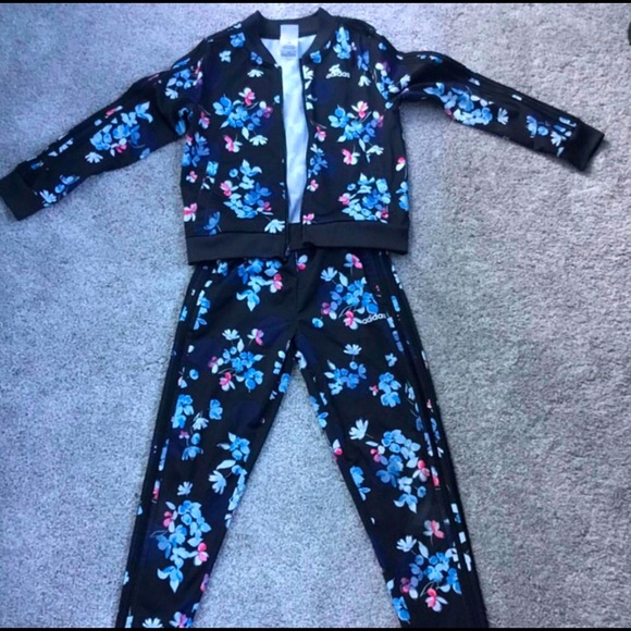 Adidas Outfit (Girls)